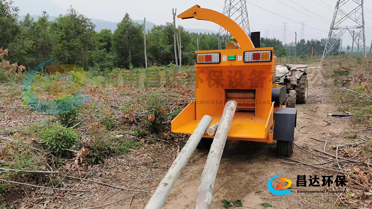 安徽黃山6145型樹(shù)枝粉碎機(jī)客戶使用現(xiàn)場(chǎng)