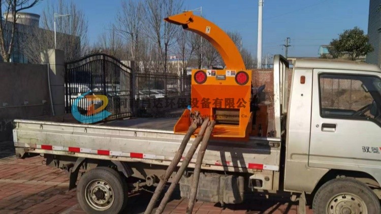 浙江可以定制小型車載式樹枝粉碎機(jī)2.jpg