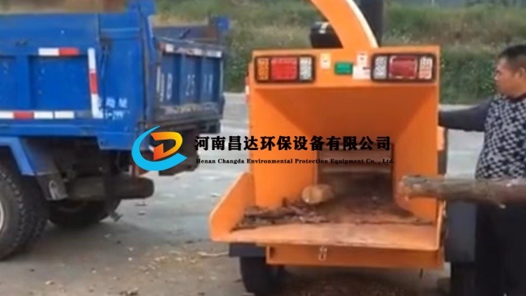 河南昌達(dá)HC-6145樹(shù)枝粉碎機(jī)河南信陽(yáng)客戶使用現(xiàn)場(chǎng)