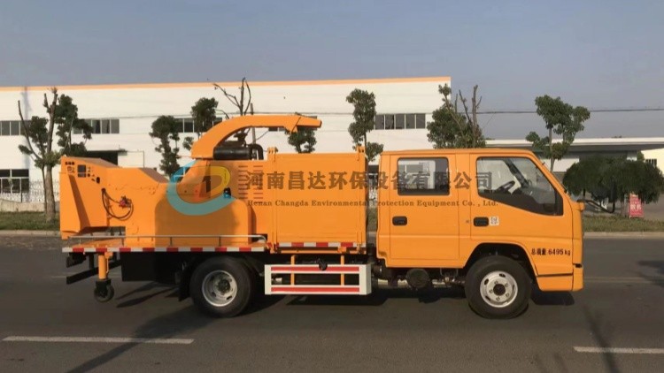 湖北客戶定制車(chē)載式樹(shù)枝粉碎車(chē)主機(jī)2.jpg